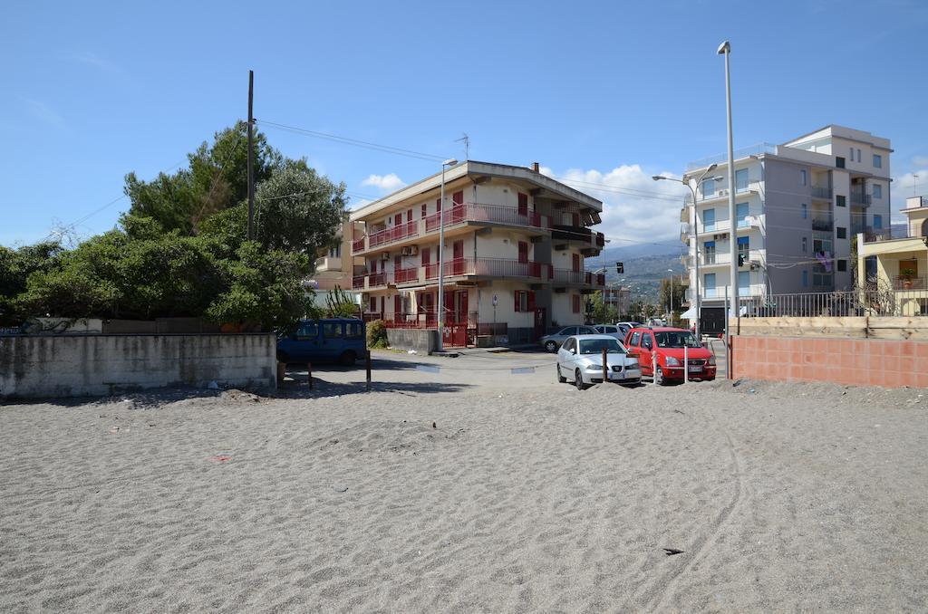 Casa Susanna Fondachello  Eksteriør bilde